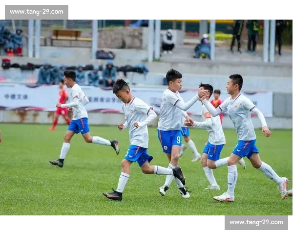 足球点燃城市激情见证青训崛起与赛场梦想同行时代发展力量共振未来